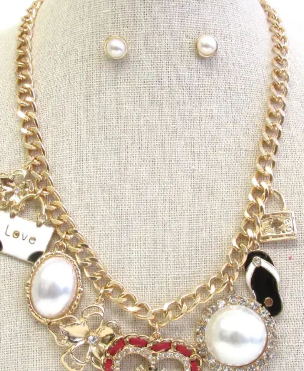 Epoxy Bee and Heart Pendant Charm Chain Necklace