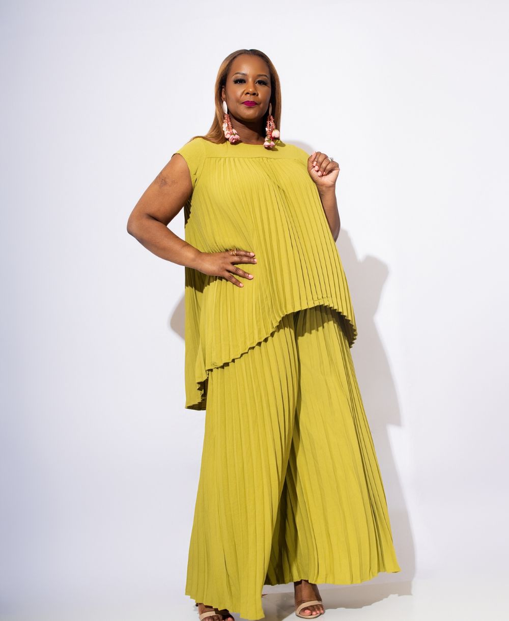 Wide-Leg Pleated Pant Set